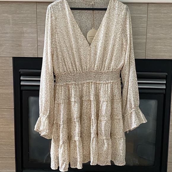 Saints & Hearts NWT long sleeve ruffle dress - Picture 3 of 4
